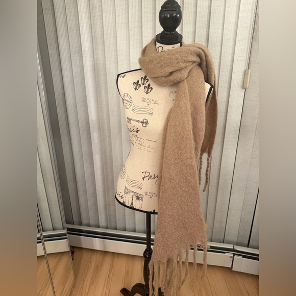 Ilse Jacobsen Cozy Beige Scarf - Picture 4 of 8